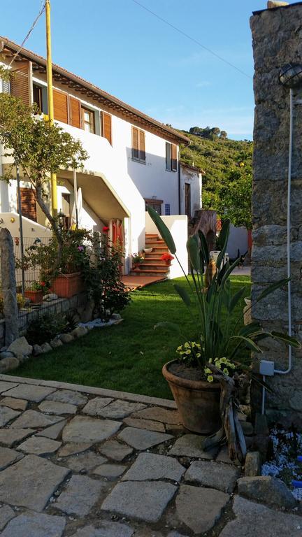 L'Ogliera Appartamenti Dell'Aia Pomonte Exterior photo